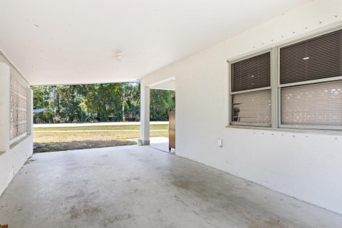 House in Vero Beach, Florida 3 bedrooms, 102.84 sq.m. № 1151829 - photo 3