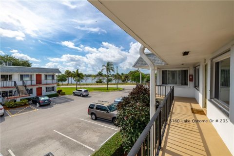Condominio en venta en Lake Worth, Florida, 2 dormitorios, 76.55 m2 № 422830 - foto 28