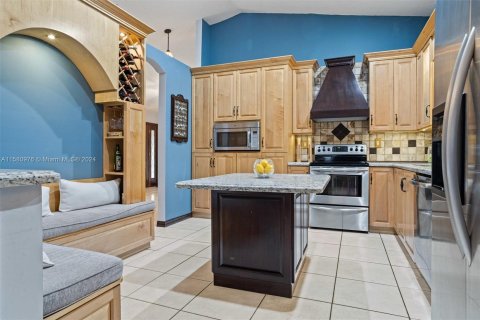 Casa en venta en Hialeah Gardens, Florida, 4 dormitorios, 233.74 m2 № 1160109 - foto 12