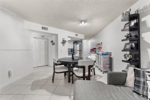 Condominio en venta en Doral, Florida, 2 dormitorios, 111.2 m2 № 1160111 - foto 7