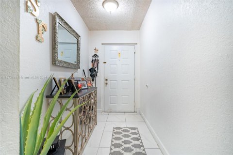 Condominio en venta en Doral, Florida, 2 dormitorios, 111.2 m2 № 1160111 - foto 2