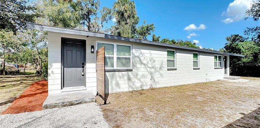 House in Tampa, Florida 4 bedrooms, 120.4 sq.m. № 1435907