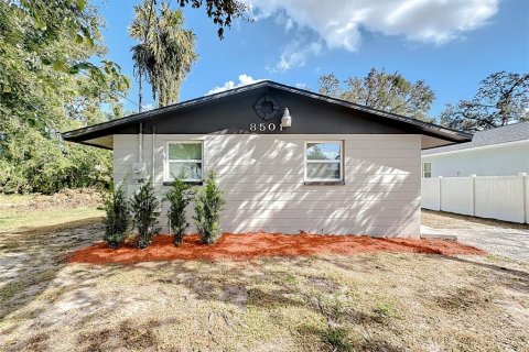 House in Tampa, Florida 4 bedrooms, 120.4 sq.m. № 1435907 - photo 6