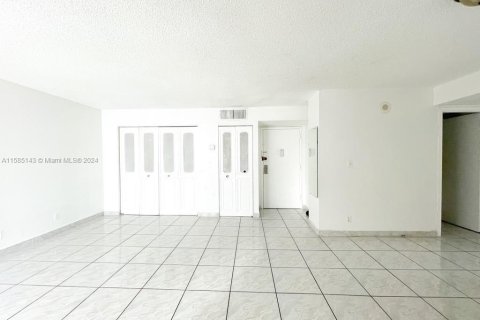 Купить кондоминиум в Санни-Айлс-Бич, Флорида 2 спальни, 83.05м2, № 1170811 - фото 2