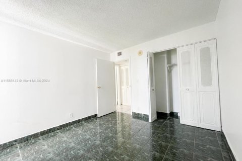 Condominio en venta en Sunny Isles Beach, Florida, 2 dormitorios, 83.05 m2 № 1170811 - foto 12