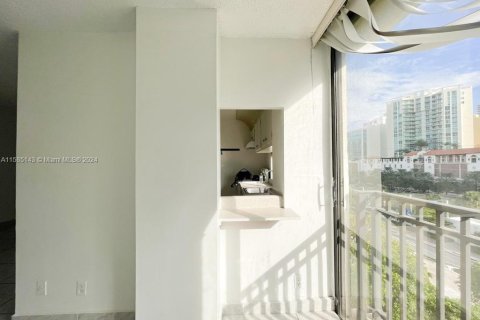 Copropriété à vendre à Sunny Isles Beach, Floride: 2 chambres, 83.05 m2 № 1170811 - photo 7