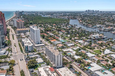 Condo in Fort Lauderdale, Florida, 2 bedrooms  № 948999 - photo 2