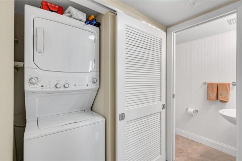 Condo in Fort Lauderdale, Florida, 2 bedrooms  № 948999 - photo 16