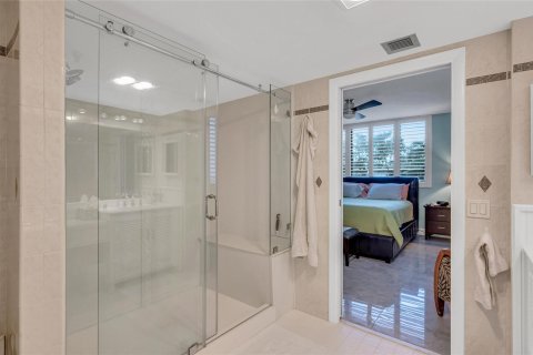 Condo in Fort Lauderdale, Florida, 2 bedrooms  № 948999 - photo 17