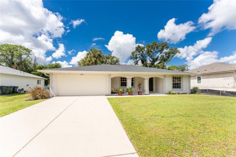 Villa ou maison à vendre à North Port, Floride: 3 chambres, 136.19 m2 № 1384666 - photo 2