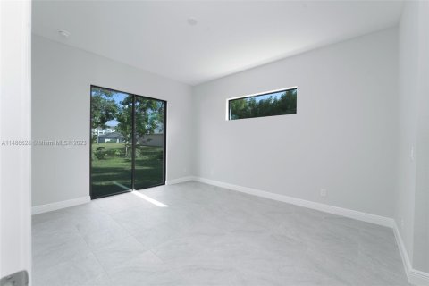 Villa ou maison à vendre à Cape Coral, Floride: 4 chambres, 176.14 m2 № 839369 - photo 16