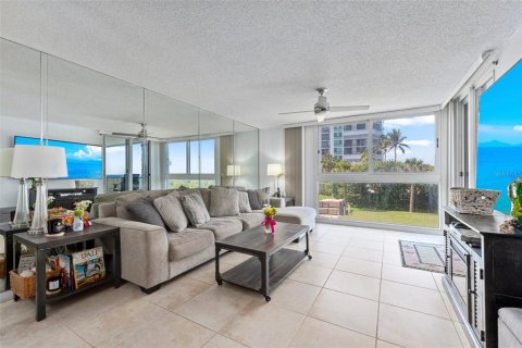 Condo in Hutchinson Island South, Florida, 2 bedrooms  № 1265289 - photo 11