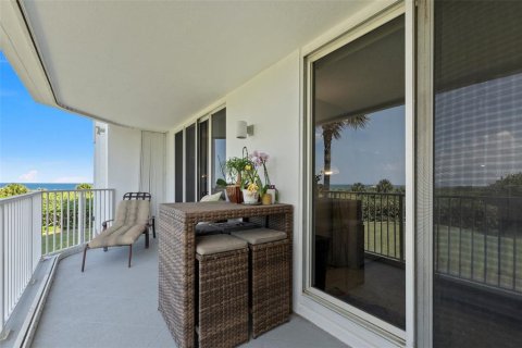 Condo in Hutchinson Island South, Florida, 2 bedrooms  № 1265289 - photo 18