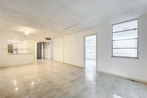 Condominio en venta en Davie, Florida, 2 dormitorios, 108.7 m2 № 1345569 - foto 18