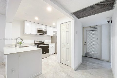 Copropriété à vendre à Davie, Floride: 2 chambres, 108.7 m2 № 1345569 - photo 10