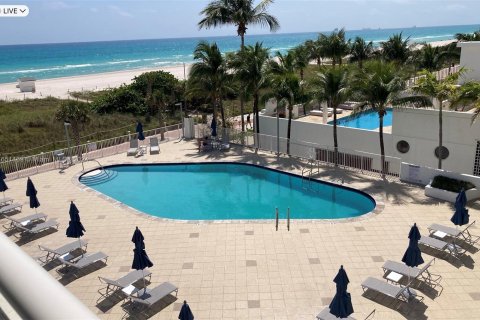 Copropriété à vendre à Miami Beach, Floride: 2 chambres, 122.91 m2 № 1345572 - photo 16