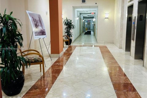 Copropriété à vendre à Miami Beach, Floride: 2 chambres, 122.91 m2 № 1345572 - photo 19