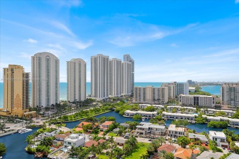 Condominio en venta en Sunny Isles Beach, Florida, 2 dormitorios, 199.18 m2 № 1345685 - foto 6