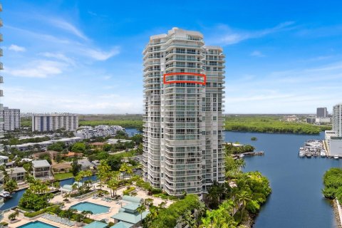 Condo in Sunny Isles Beach, Florida, 2 bedrooms  № 1345685 - photo 27