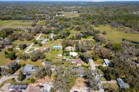 House in Plant City, Florida 4 bedrooms, 365.57 sq.m. № 1351491 - photo 3