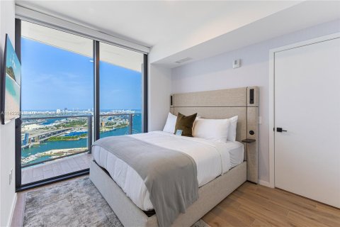 Condo in Miami, Florida, 1 bedroom  № 630425 - photo 11