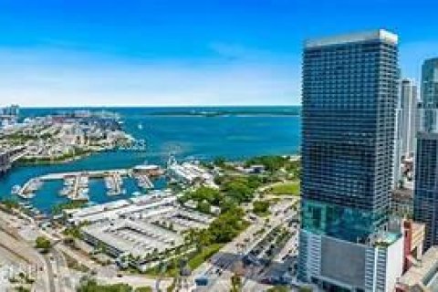 Condominio en venta en Miami, Florida, 1 dormitorio, 53.14 m2 № 630425 - foto 1