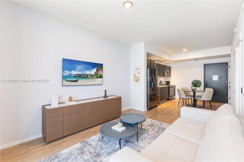 Condo in Miami, Florida, 1 bedroom  № 630425 - photo 9