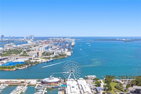 Condo in Miami, Florida, 1 bedroom  № 630425 - photo 15