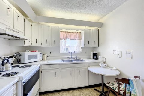 Condominio en venta en Jensen Beach, Florida, 2 dormitorios, 118.17 m2 № 653361 - foto 27