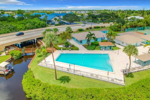 Condominio en venta en Jensen Beach, Florida, 2 dormitorios, 118.17 m2 № 653361 - foto 8