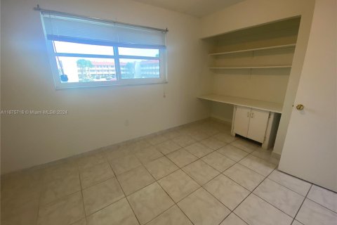 Condominio en venta en Sunrise, Florida, 2 dormitorios, 78.97 m2 № 1400110 - foto 5