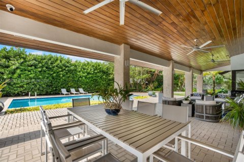 Casa en venta en Miami, Florida, 5 dormitorios, 392.14 m2 № 1439977 - foto 23