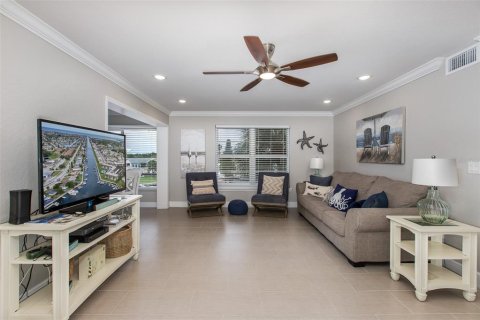 Condominio en venta en New Port Richey, Florida, 2 dormitorios, 110.93 m2 № 1379830 - foto 15