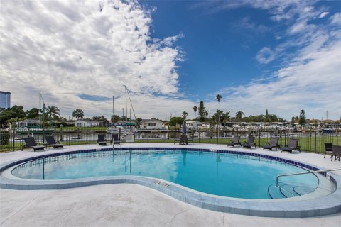 Copropriété à vendre à New Port Richey, Floride: 2 chambres, 110.93 m2 № 1379830 - photo 6