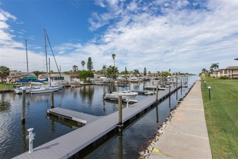 Copropriété à vendre à New Port Richey, Floride: 2 chambres, 110.93 m2 № 1379830 - photo 4