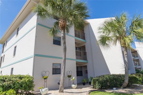 Condominio en venta en Punta Gorda, Florida, 2 dormitorios, 114.08 m2 № 1104930 - foto 1