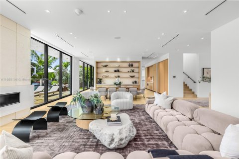 Casa en venta en Miami Beach, Florida, 7 dormitorios № 1355476 - foto 17