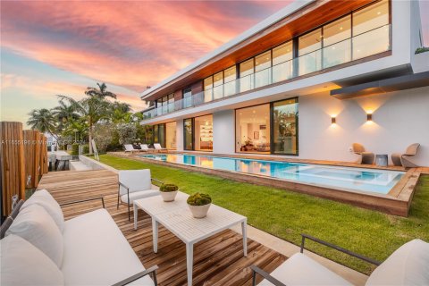 Casa en venta en Miami Beach, Florida, 7 dormitorios № 1355476 - foto 3