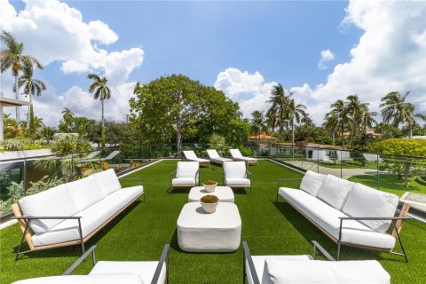 Casa en venta en Miami Beach, Florida, 7 dormitorios № 1355476 - foto 12