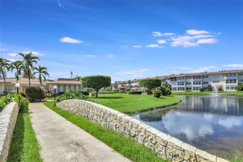 Condo in Lauderdale Lakes, Florida, 2 bedrooms  № 1355477 - photo 27