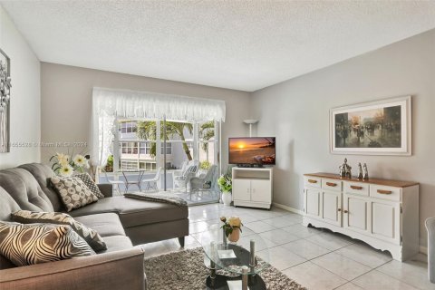 Copropriété à vendre à Lauderdale Lakes, Floride: 2 chambres, 87.7 m2 № 1355477 - photo 4