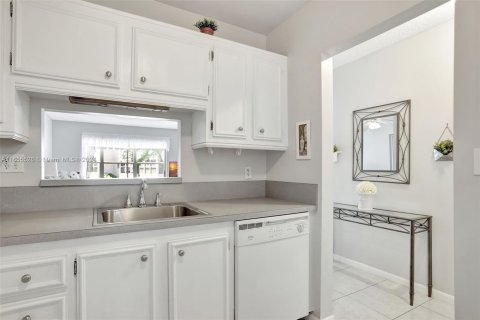 Copropriété à vendre à Lauderdale Lakes, Floride: 2 chambres, 87.7 m2 № 1355477 - photo 13