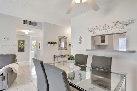 Copropriété à vendre à Lauderdale Lakes, Floride: 2 chambres, 87.7 m2 № 1355477 - photo 10