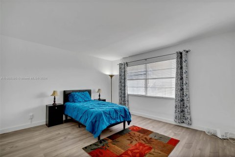 Condominio en venta en Pembroke Pines, Florida, 1 dormitorio, 97.08 m2 № 1235442 - foto 10