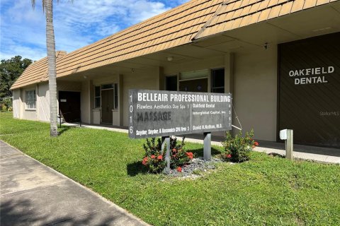 Propiedad comercial en alquiler en Belleair, Florida, 112.41 m2 № 1378054 - foto 5