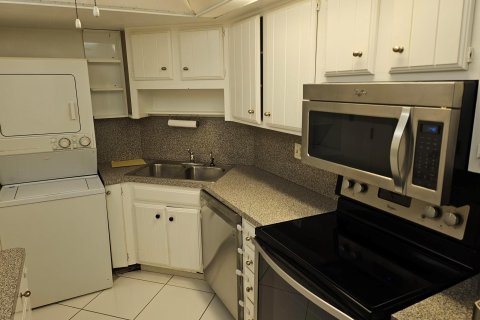 Condo in West Palm Beach, Florida, 1 bedroom  № 972946 - photo 11