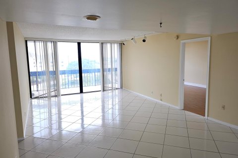 Condominio en venta en West Palm Beach, Florida, 1 dormitorio, 83.05 m2 № 972946 - foto 18