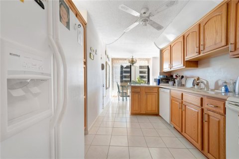 Condo in Riviera Beach, Florida, 2 bedrooms  № 1338829 - photo 20