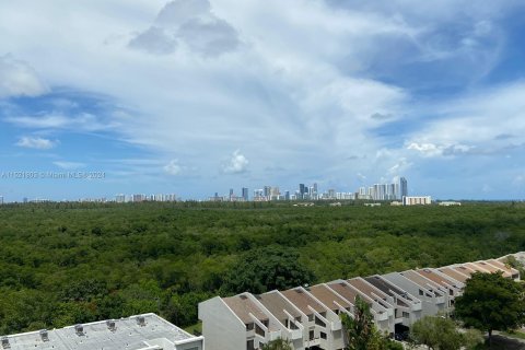 Condominio en venta en North Miami, Florida, 2 dormitorios, 110.55 m2 № 972341 - foto 1