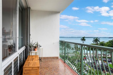 Condo in Miami, Florida, 1 bedroom  № 1154718 - photo 8